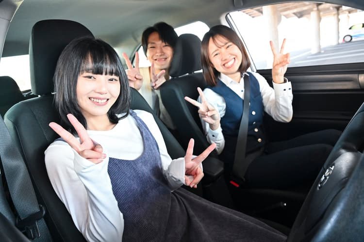 はいなん自動車学校の教習車
