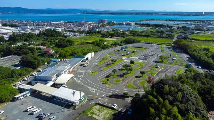 ハマIN自動車学校のコースと浜名湖