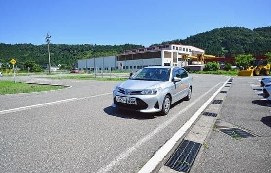 糸魚川自動車学校の教習車