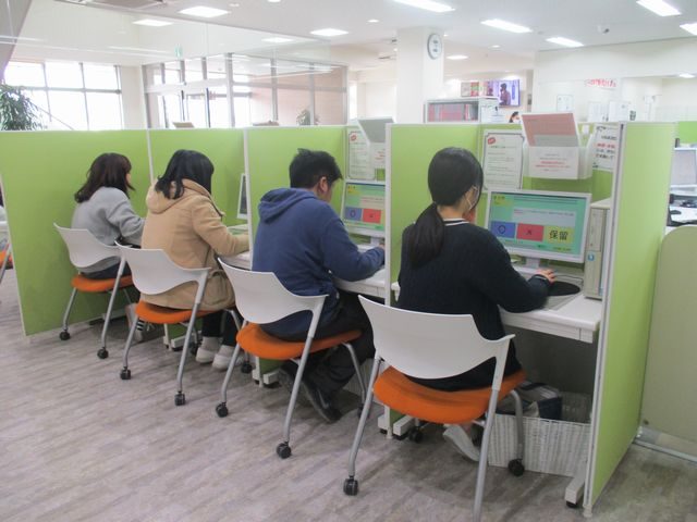 前橋天川自動車教習所のパソコン席