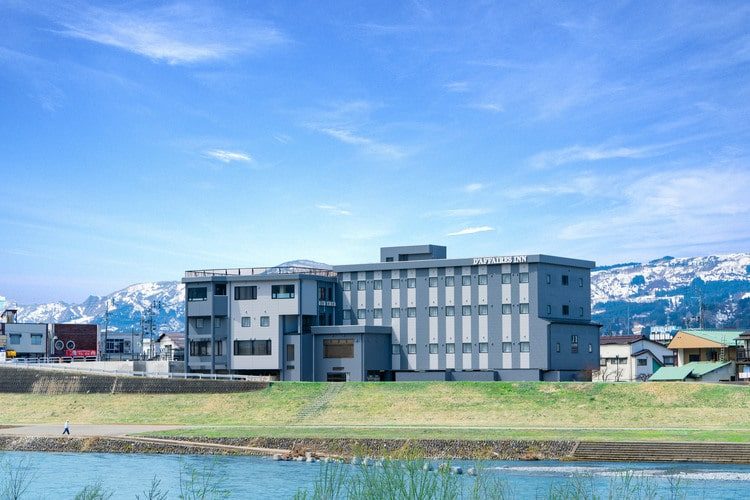 ダ・フェールイン六日町の外観