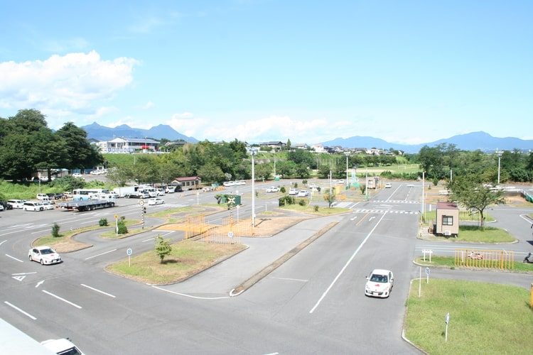 大渡自動車学校の広い教習コース