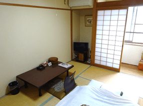 久留美旅館の和室