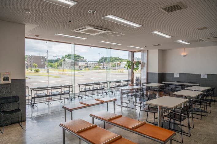静岡菊川自動車学校のロビー