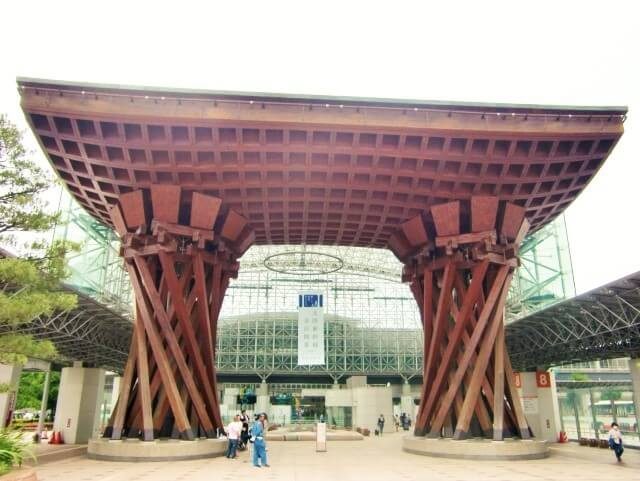 金沢駅の鼓門