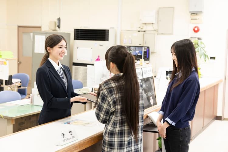 多久自動車学校の受付