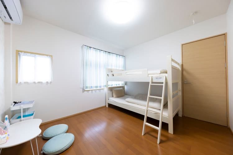 シェアハウス シャロンの二段ベッドの部屋