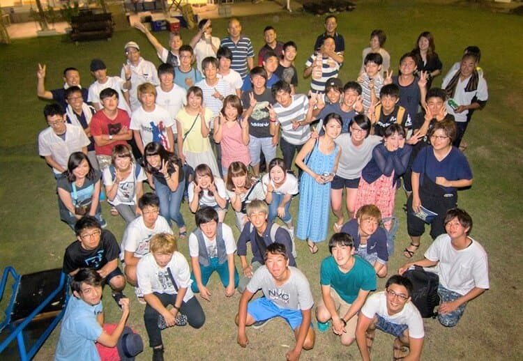 種子島自動車学校の合宿生の夜の集合写真