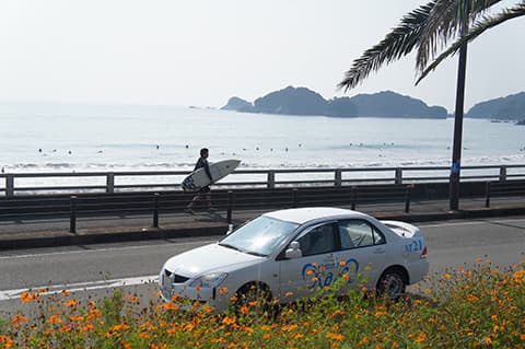 徳島かいふ自動車学校の教習車