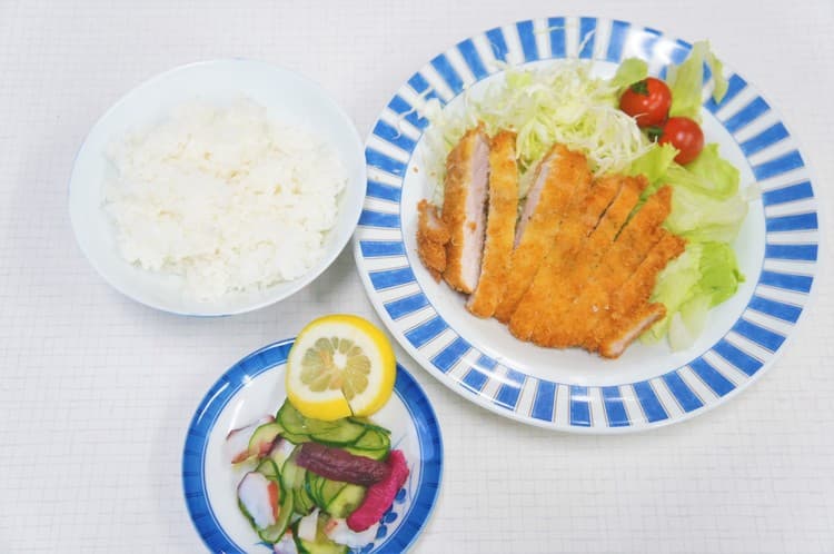 徳島かいふ自動車学校の食堂の食事の例